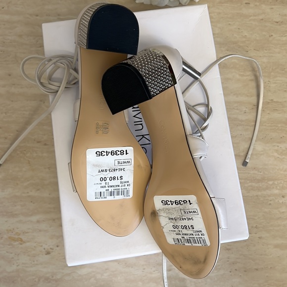 Calvin Klein block heeled sandals - Picture 7 of 9